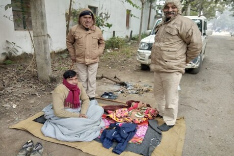 राबड़ी द्वारा भेजा गया बहू ऐश्वर्या राय का सामान चंद्रिका राय लेने को तैयार नहीं हो रहे, ऐसे में ड्राइवर घर के बाहर इंतजार कर रहा है.
