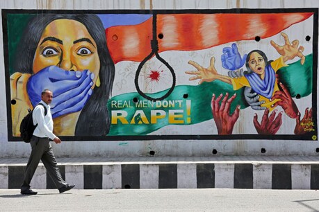 बलात्कार के मात्र 32% मामलों में सिद्ध हो पाता है अपराध (सांकेतिक फोटो, Reuters)