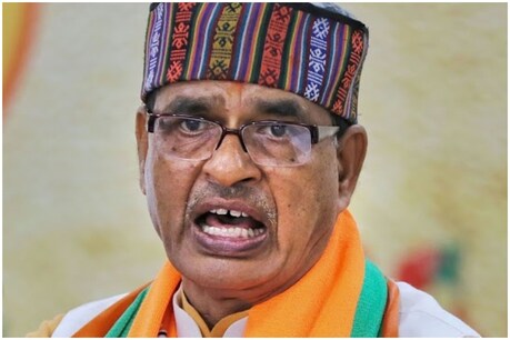CM बनते ही एक्शन में शिवराज, आधी रात को अधिकारियों की ली बैठक, फिर भोपाल और जबलपुर में कर्फ्यू CM बनते ही एक्शन में शिवराज, आधी रात को अधिकारियों की ली बैठक, फिर भोपाल और जबलपुर में कर्फ्यू