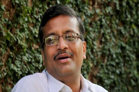 अशोक खेमका ने कहा कि जिन अधिकारियों से उनके कार्यों के लिए जवाब तलब किया जाना था, उन्हें ही कमेटी में शामिल कर दिया गया.