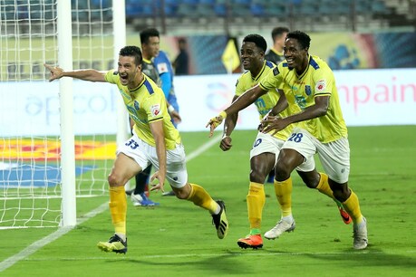 ISL: केरल ब्लास्टर्स का इंतजार खत्म, हैदराबाद को हराकर 10 मैचों बाद हासिल की जीत ISL: केरल ब्लास्टर्स का इंतजार खत्म, हैदराबाद को हराकर 10 मैचों बाद हासिल की जीत
