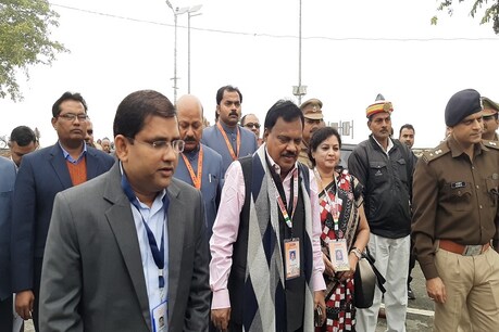 राष्ट्रमंडल देशों के प्रतिनिधिमंडल ने किया अयोध्या का दौरा, खूब खींची तस्वीरें... राष्ट्रमंडल देशों के प्रतिनिधिमंडल ने किया अयोध्या का दौरा, खूब खींची तस्वीरें...