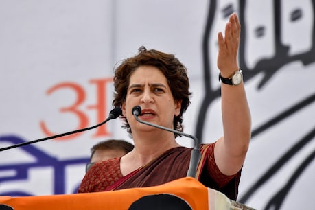 प्रियंका गांधी का वाराणसी दौरा आज, CAA प्रोटेस्ट के दौरान गिरफ्तार लोगों से करेंगी मुलाकात प्रियंका गांधी का वाराणसी दौरा आज, CAA प्रोटेस्ट के दौरान गिरफ्तार लोगों से करेंगी मुलाकात