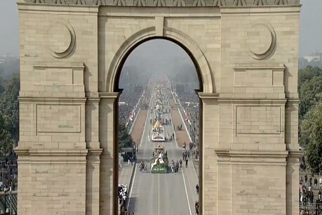 गणतंत्र दिवस: राजपथ पर दिखी देश की सामरिक और सांस्कृतिक झलक- 10 बड़ी बातें गणतंत्र दिवस: राजपथ पर दिखी देश की सामरिक और सांस्कृतिक झलक- 10 बड़ी बातें