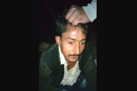 मॉब लिंचिंग एक वीडियो सोशल मीडिया पर वायरल (viral) हो रहा है.