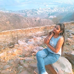  इसी बीच दो महीने पहले (नवंबर 2019) रेश्मा को बच्चा पैदा हुआ. इस बच्चे के बाद से दोनों में नजदीकियां फिर बढ़ लेकिन अयाज को रेश्मा के चरित्र पर शक बढ़ता गया और प्यार नफरत में बदल गया.