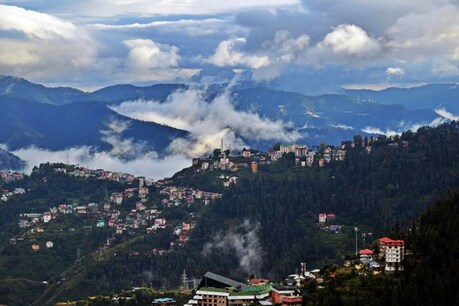 हिमाचल में मौसम: 10 जिलों में बारिश-बर्फबारी और आंधी चलने की चेतावनी हिमाचल में मौसम: 10 जिलों में बारिश-बर्फबारी और आंधी चलने की चेतावनी