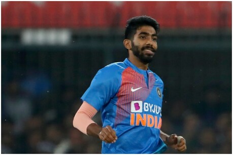 जसप्रीत बुमराह के रनअप से हैरत में हैं ग्लेन मैक्ग्रा, कहा- यकीन कर पाना मुश्किल है कि... जसप्रीत बुमराह के रनअप से हैरत में हैं ग्लेन मैक्ग्रा, कहा- यकीन कर पाना मुश्किल है कि...