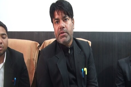 पीड़ितों के वकील रजत कलसन ने बताया कि पूरे भाटला गांव के अनुसूचित समाज को शिकायतकर्ता बनाया गया.