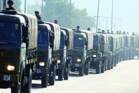 Corona Lockdown: इसलिए सैन्य छावनियों में नहीं पहुंचा कोरोना, सेना ने उठाए हैं ये 4 कड़े कदम Corona Lockdown: इसलिए सैन्य छावनियों में नहीं पहुंचा कोरोना, सेना ने उठाए हैं ये 4 कड़े कदम