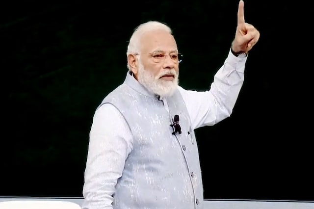 PM ने छात्रों को परीक्षा से पहले तनाव से मुक्त होने के बताए गुर