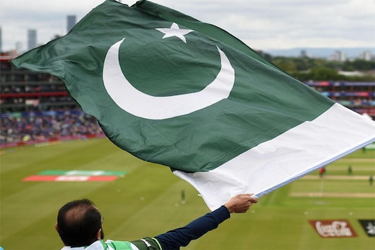 पाकिस्तानी फैंस के खिलाफ अपशब्दों का इस्तेमाल करने के लिए हर्शल गिब्स को दो टेस्ट मैचों के लिए निलंबित कर दिया गया था (फाइल फोटो)