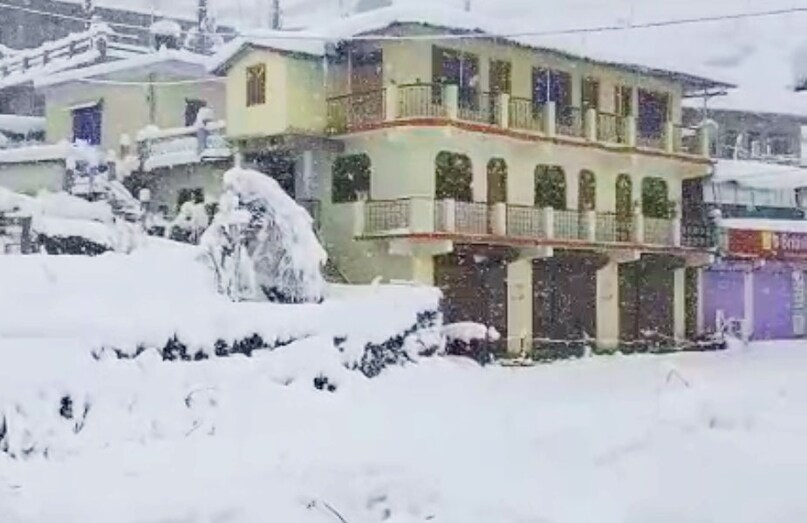 बर्फबारी-snowfall