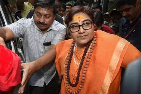 मालेगांव विस्फोट मामला: मुंबई की स्पेशल कोर्ट में पेश हुईं भाजपा सांसद प्रज्ञा ठाकुर मालेगांव विस्फोट मामला: मुंबई की स्पेशल कोर्ट में पेश हुईं भाजपा सांसद प्रज्ञा ठाकुर