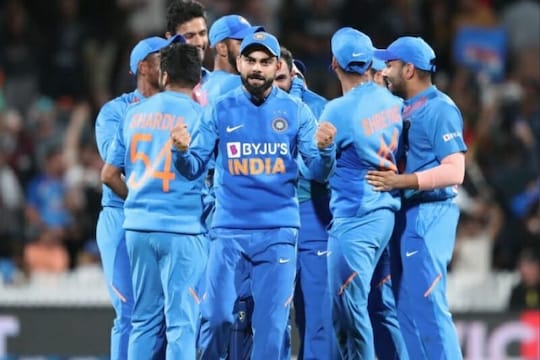 टीम इंडिया तीन मैचों की वनडे सीरीज भी गंवा चुकी है. 