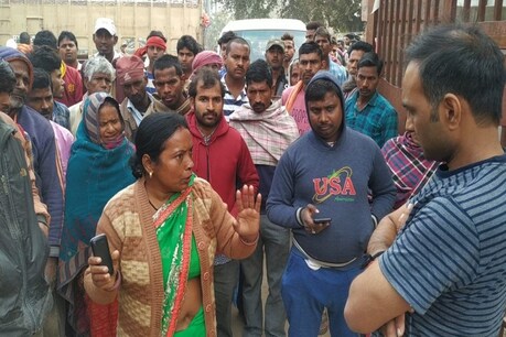 10वीं के छात्र की संदेहास्पद मौत, शव को गांव में फेंककर भाग शिक्षक को लोगों ने दबोचा 10वीं के छात्र की संदेहास्पद मौत, शव को गांव में फेंककर भाग शिक्षक को लोगों ने दबोचा