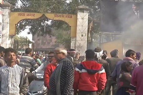 गया में सड़कों पर उतरे नगर निगम के दैनिक मजदूर