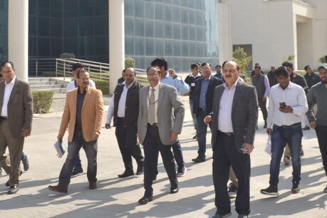 चीन से एयर लिफ्ट कर लाये जाने वाले भारतीयों के लिए देशभर में अलवर सहित 3 सेंटर बनाये गए हैं.