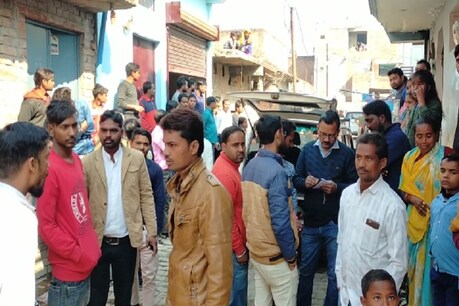 शराबी पति से परेशान महिला ने 4 बेटियों के साथ जहर खाकर दी जान, 2 दिन बाद मिली लाश शराबी पति से परेशान महिला ने 4 बेटियों के साथ जहर खाकर दी जान, 2 दिन बाद मिली लाश