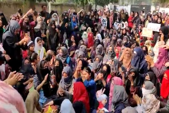 नागरिकता संशोधन कानून के विरोध में प्रदर्शन करती महिलाएं. (फाइल फोटो)
