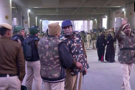 दिल्ली हिंसा: अब तक 13 लोगों की मौत, 130 से ज्यादा घायल GTB अस्पताल में भर्ती दिल्ली हिंसा: अब तक 13 लोगों की मौत, 130 से ज्यादा घायल GTB अस्पताल में भर्ती