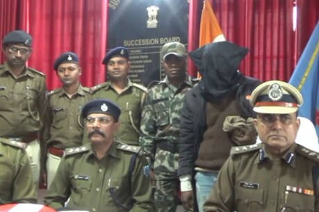 एक करोड़ की अफीम के साथ तस्कर गिरफ्तार, खूंटी से जा रहा था मालदा एक करोड़ की अफीम के साथ तस्कर गिरफ्तार, खूंटी से जा रहा था मालदा