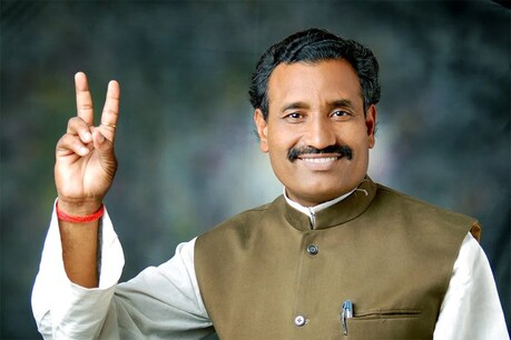भदोही: BJP विधायक समेत परिवार के 6 लोगों पर महिला से रेप का आरोप, केस दर्ज भदोही: BJP विधायक समेत परिवार के 6 लोगों पर महिला से रेप का आरोप, केस दर्ज