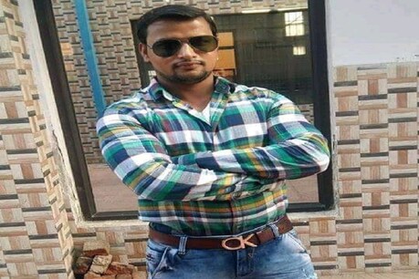 Facebook पर CM योगी के खिलाफ की आपत्तिजनक टिप्पणी, आरोपी व्यापारी गिरफ्तार Facebook पर CM योगी के खिलाफ की आपत्तिजनक टिप्पणी, आरोपी व्यापारी गिरफ्तार