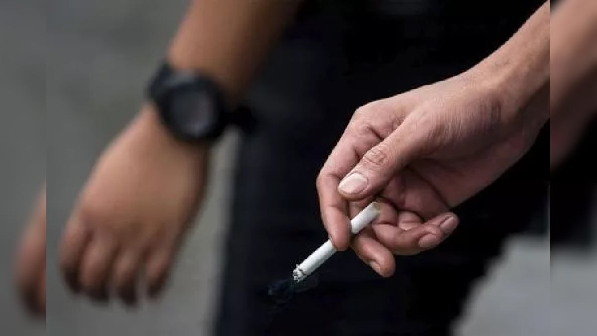 सऊदी अरब में महिलाओं को अब सिगरेट पीने की इजाजत भी दी गई Women are