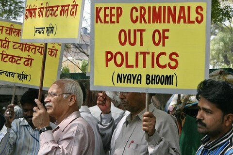 सुप्रीम कोर्ट ने राजनीति में बढ़ते अपराधीकरण को लेकर फैसला दिया है