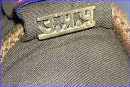 जौनपुर में 13 पुलिसकर्मियों पर दर्ज हुई FIR, ये रही वजह जौनपुर में 13 पुलिसकर्मियों पर दर्ज हुई FIR, ये रही वजह