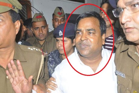 जेल में बंद पूर्व मंत्री गायत्री प्रजापति को KGMU भेजने का आदेश (file photo)