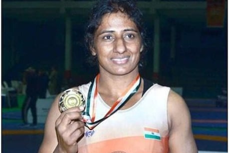 पहले बैन, फिर पीटने वाले पति से तलाक, अब 35 की उम्र में देश के लिए मेडल जीतकर की वापसी पहले बैन, फिर पीटने वाले पति से तलाक, अब 35 की उम्र में देश के लिए मेडल जीतकर की वापसी