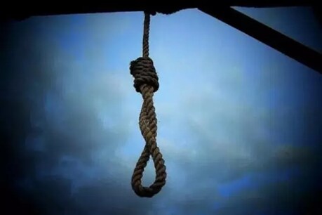 बांदाः पत्नी ने जहां लगाई थी फांसी, एक महीने बाद पति ने भी उसी जगह पर दे दी जान बांदाः पत्नी ने जहां लगाई थी फांसी, एक महीने बाद पति ने भी उसी जगह पर दे दी जान