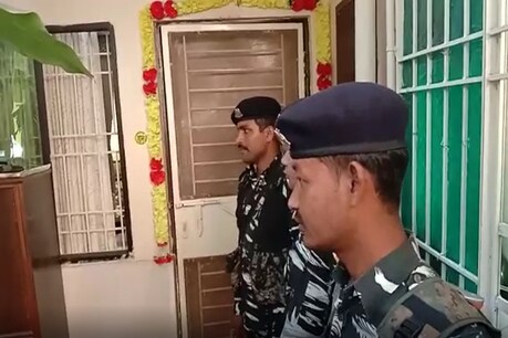 छत्तीसगढ़ : CM बघेल की डिप्टी सेक्रेटरी के घर पर IT का छापा, अंडर ग्राउंड हुईं सौम्या चौरसिया! छत्तीसगढ़ : CM बघेल की डिप्टी सेक्रेटरी के घर पर IT का छापा, अंडर ग्राउंड हुईं सौम्या चौरसिया!