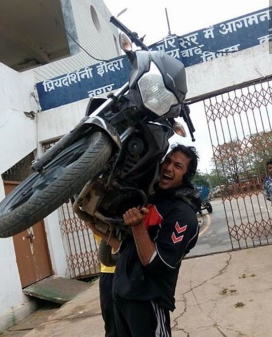 हरिश के लगन को देखते हुए अमिंदर ने उन्हें जिम और ट्रेनिंग की सुविधा लाइफ टाइम फ्री देने की घोषणा कर दी है.