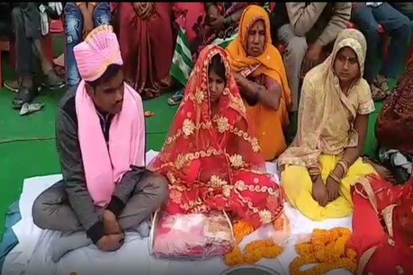 आरोप: सामूहिक विवाह में नाबालिग की हुई शादी तो दुल्हन से दो गुनी दूल्हे की उम्र आरोप: सामूहिक विवाह में नाबालिग की हुई शादी तो दुल्हन से दो गुनी दूल्हे की उम्र