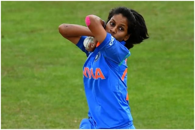 क्रिकेट खेलने के लिए घर से 'भाग' गईं थीं पूनम यादव, अब वर्ल्ड कप में किया कमाल क्रिकेट खेलने के लिए घर से 'भाग' गईं थीं पूनम यादव, अब वर्ल्ड कप में किया कमाल