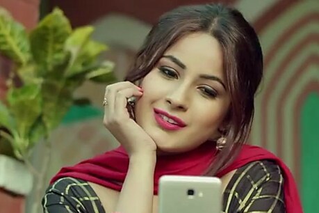 नेहा कक्कड़ के गाने पर शहनाज गिल ने बनाया TikTok वीडियो, देखकर क्रेजी हुए फैन नेहा कक्कड़ के गाने पर शहनाज गिल ने बनाया TikTok वीडियो, देखकर क्रेजी हुए फैन