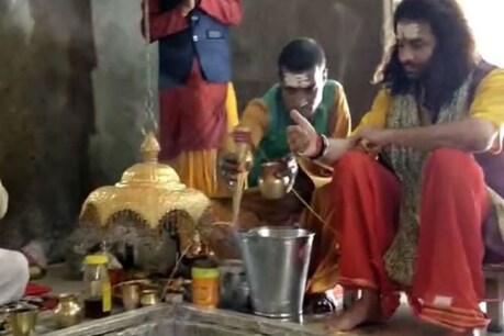 महाशिवरात्रि पर तेजप्रताप ने किया कुछ ऐसा कि फिर सुर्खियों में छाए... महाशिवरात्रि पर तेजप्रताप ने किया कुछ ऐसा कि फिर सुर्खियों में छाए...