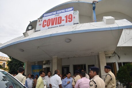Coronavirus: बोधगया के इन दो होटलों में बनाया गया 62 बेड का क्वारंटाइन सेंटर Coronavirus: बोधगया के इन दो होटलों में बनाया गया 62 बेड का क्वारंटाइन सेंटर