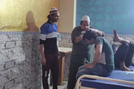 दिल्ली हिंसा : जब मुस्तफाबाद के इन 2 नाईयों ने किया पीड़ितों का खूनी 'हेयरकट' दिल्ली हिंसा : जब मुस्तफाबाद के इन 2 नाईयों ने किया पीड़ितों का खूनी 'हेयरकट'