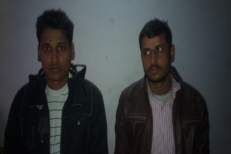 DIG मनु महाराज के नाम पर फर्जी Facebook अकाउंट बना लड़कियों को करते थे ब्लैकमेल, 2 गिरफ्तार DIG मनु महाराज के नाम पर फर्जी Facebook अकाउंट बना लड़कियों को करते थे ब्लैकमेल, 2 गिरफ्तार