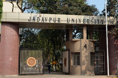 जाधवपुर यूनिवर्सिटी के छात्र कंप्यूटर साइंस डिपार्टमेंट के छात्र इस ऐप को बनान के लिए काम कर रहे हैं.