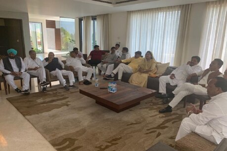 कांग्रेस के बागी विधायकों का Video वायरल : बोले- दिग्विजय सिंह के कारण हम भोपाल से भागे कांग्रेस के बागी विधायकों का Video वायरल : बोले- दिग्विजय सिंह के कारण हम भोपाल से भागे