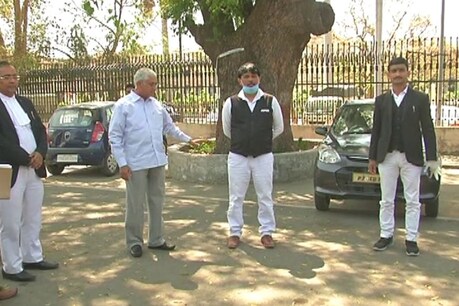 Lockdown: वकीलों के नुकसान की भरपाई करने पर दायर याचिका को HC ने किया सुनवाई से इंकार Lockdown: वकीलों के नुकसान की भरपाई करने पर दायर याचिका को HC ने किया सुनवाई से इंकार