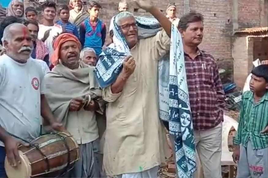 होली के जश्न में डूबा निर्भया का गांव