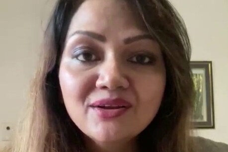 COVID-19: सपा नेता अनुराग भदौरिया की सिंगर पत्नी अनुपमा का गाना वायरल COVID-19: सपा नेता अनुराग भदौरिया की सिंगर पत्नी अनुपमा का गाना वायरल