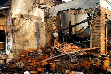 हिंसा में अब तक 40 से ज्यादा लोगों के मरने और 350 से अधिक लोगों के घायल होने का दावा किया गया है. (फोटो: आकाश शुक्ला, न्यूज़ 18 )