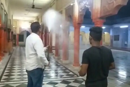 COVID-19: काशी विश्वनाथ के बाद अब संकट मोचन हनुमान मंदिर 25 मार्च तक बंद COVID-19: काशी विश्वनाथ के बाद अब संकट मोचन हनुमान मंदिर 25 मार्च तक बंद